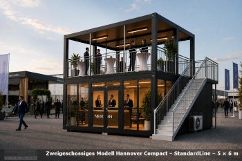 Zweigeschossige, standardnahe Containeranlage mit verglastem Erdgeschoss, offener VIP-Terrasse und außenliegender Treppe. Eine wirtschaftliche Lösung für einen professionellen Messeauftritt mit attraktivem Preis-Leistungs-Verhältnis.